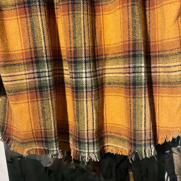 Pretty Shacket with hood Flannel in fall colors. NEW - Picture 4 of 6